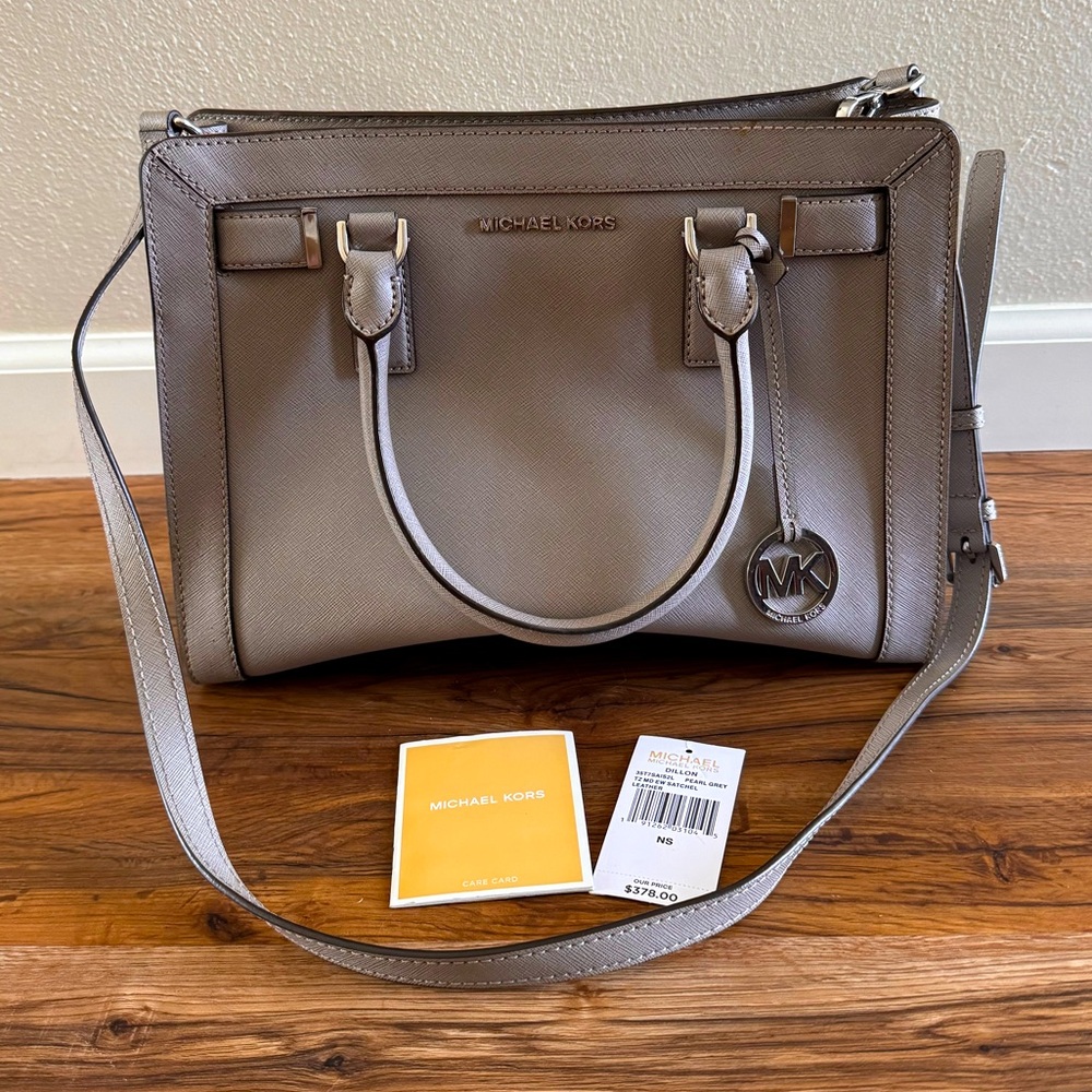 Michael Kors gray purse/handbag
